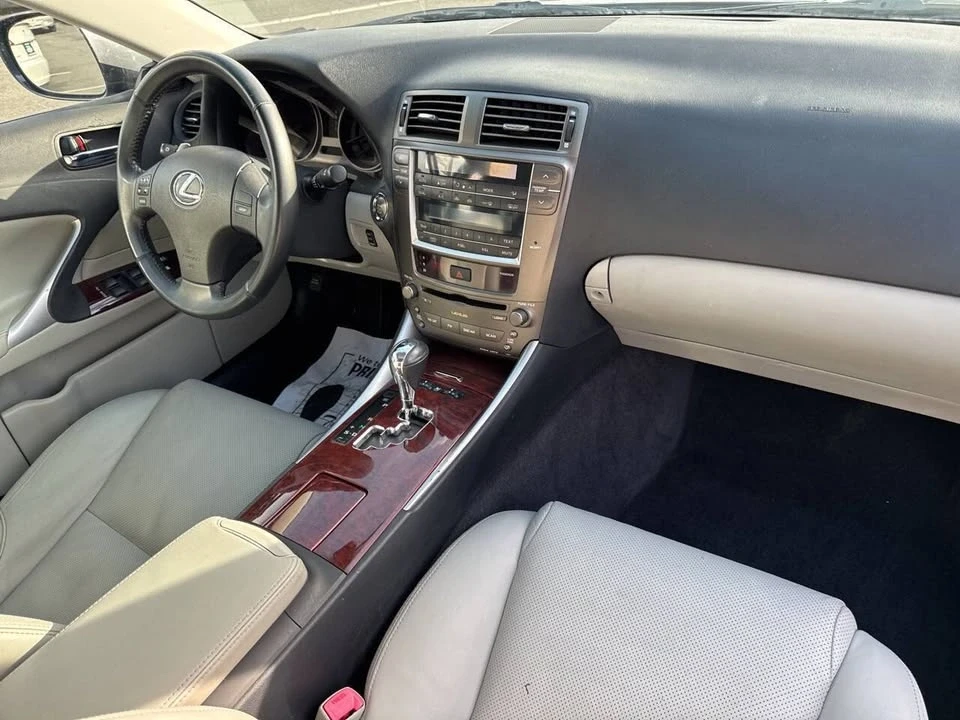 2006 Lexus IS 2nd Gen - Image 16 of 20
