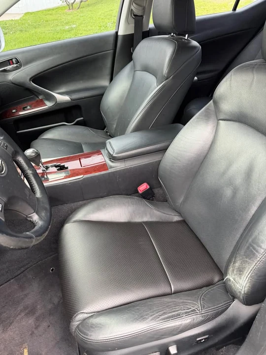 2006 Lexus IS 2nd Gen - Image 9 of 12