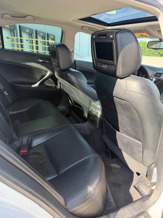 2006 Lexus IS 2nd Gen - Image 6 of 8