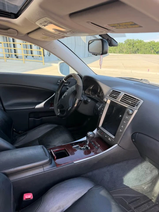 2006 Lexus IS 2nd Gen - Image 5 of 8