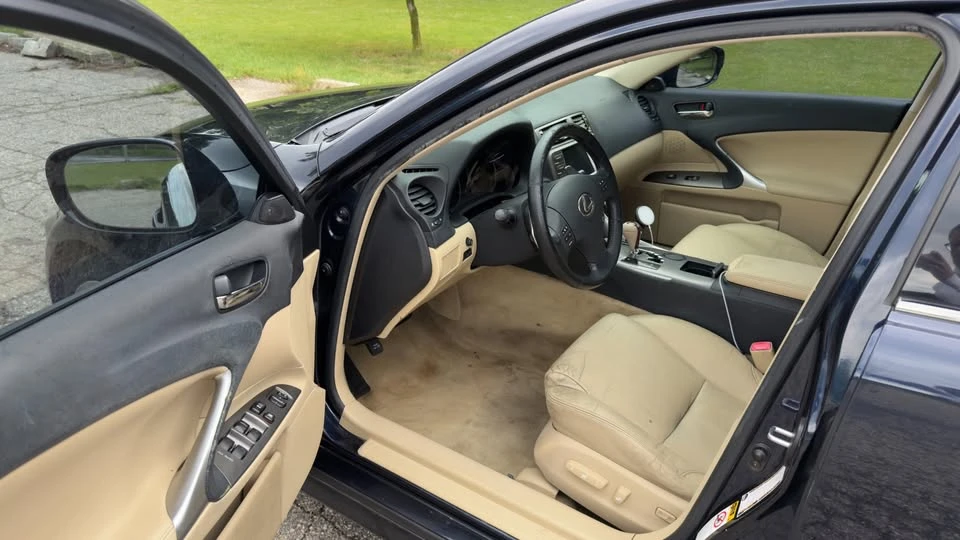 2006 Lexus IS 2nd Gen - Image 11 of 20