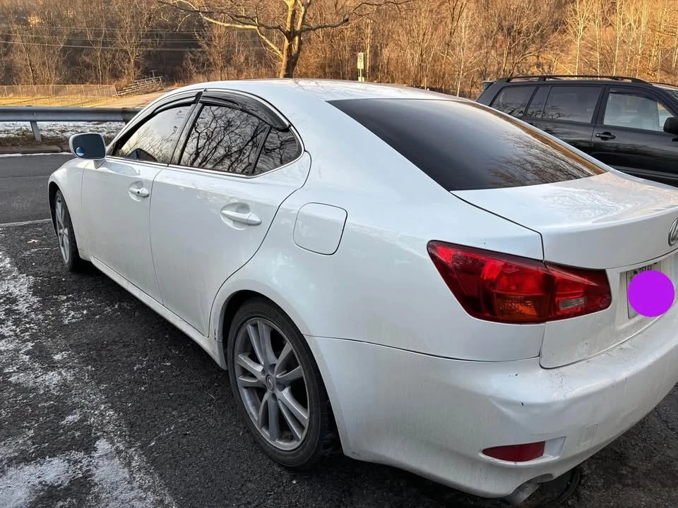 2006 Lexus IS 2nd Gen - Image 2 of 11