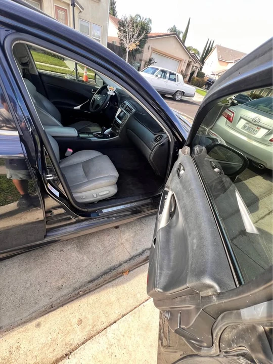 2006 Lexus IS 2nd Gen - Image 11 of 17