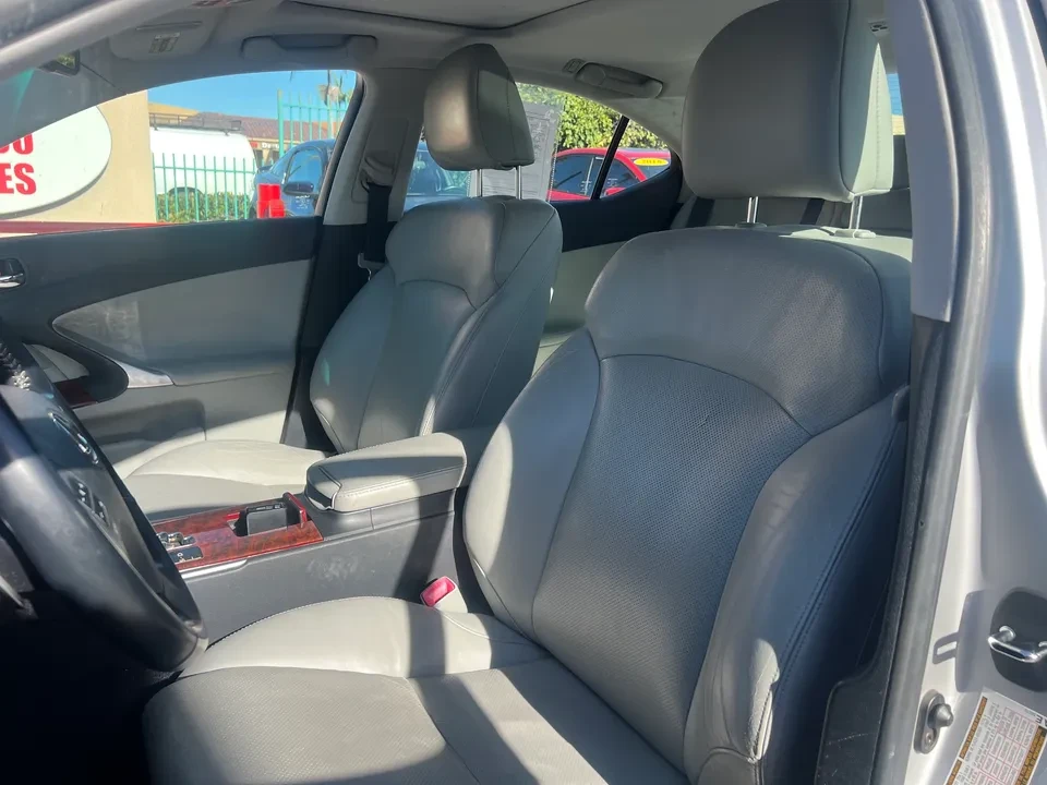 2006 Lexus IS 2nd Gen - Image 2 of 6