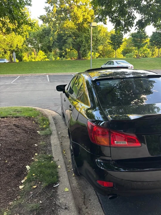2006 Lexus IS 2nd Gen - Image 9 of 10
