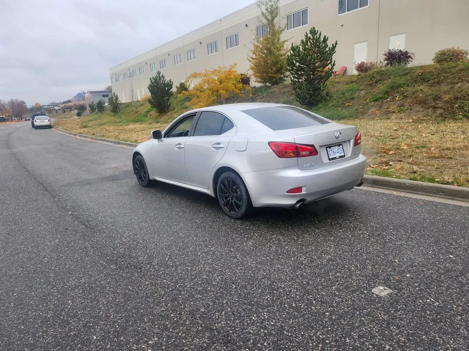 2006 Lexus IS 2nd Gen - Image 5 of 11