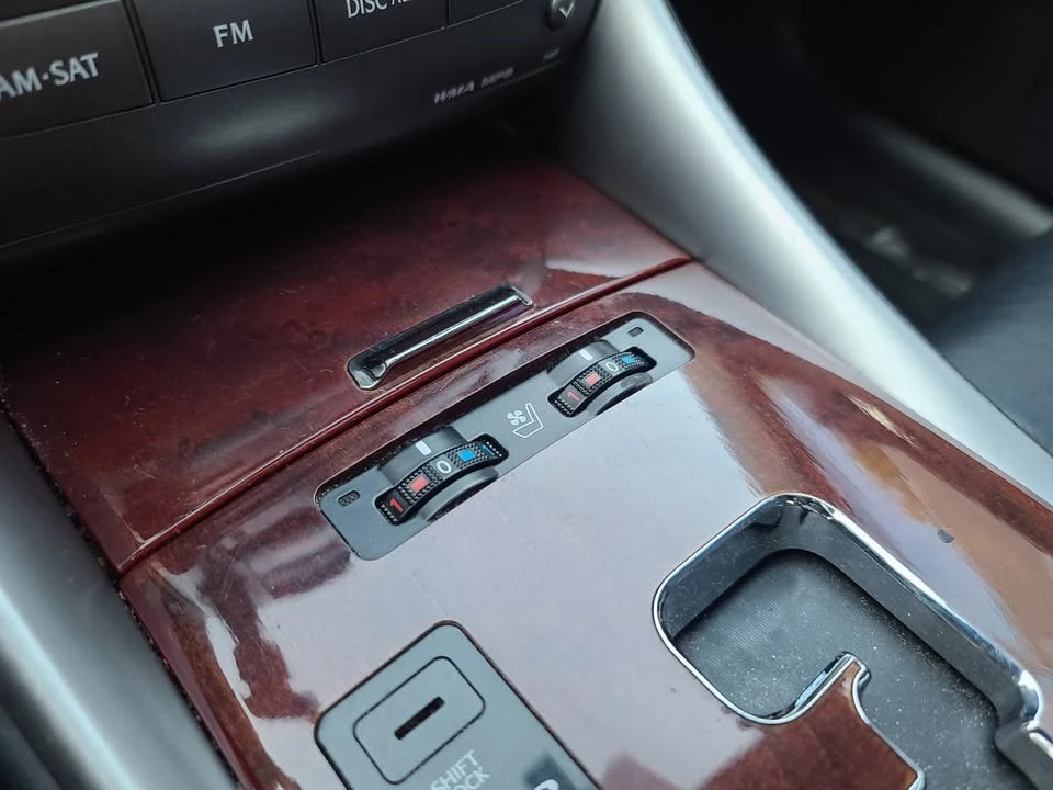 2006 Lexus IS 2nd Gen - Image 17 of 20