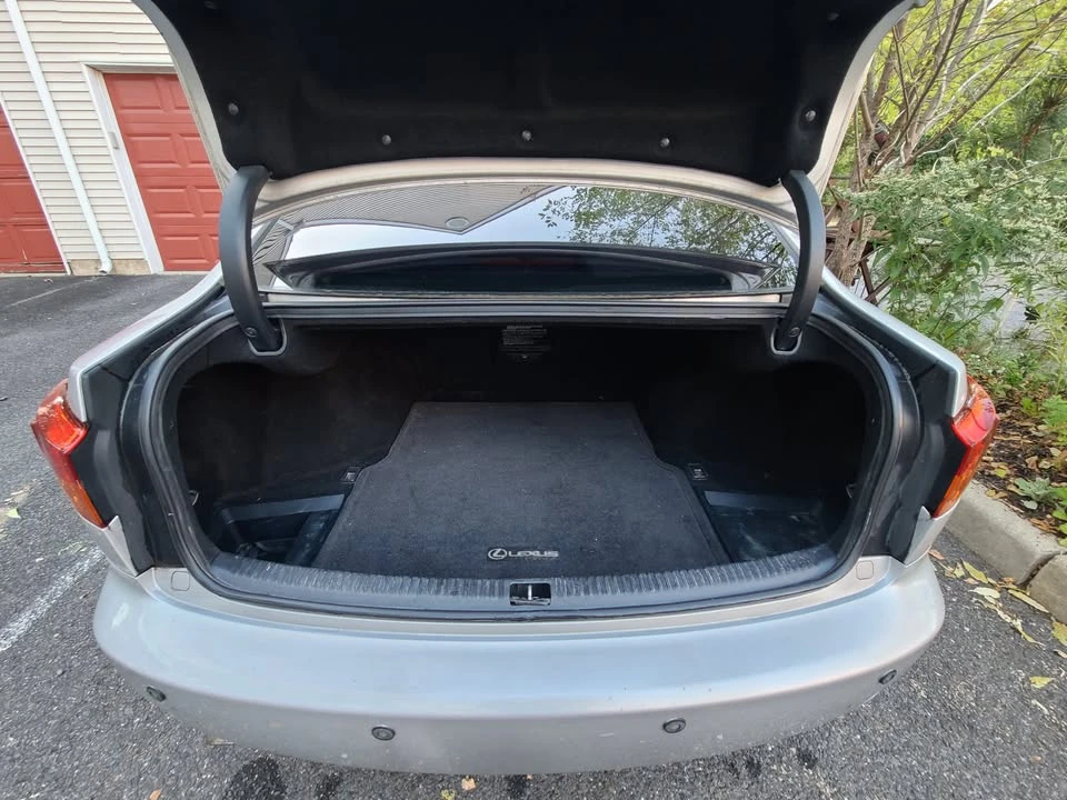 2006 Lexus IS 2nd Gen - Image 11 of 20