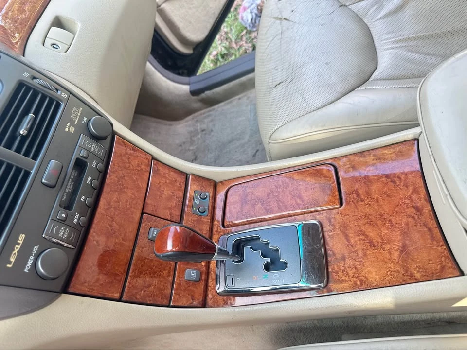 2006 Lexus LS 3rd Gen - Image 18 of 19