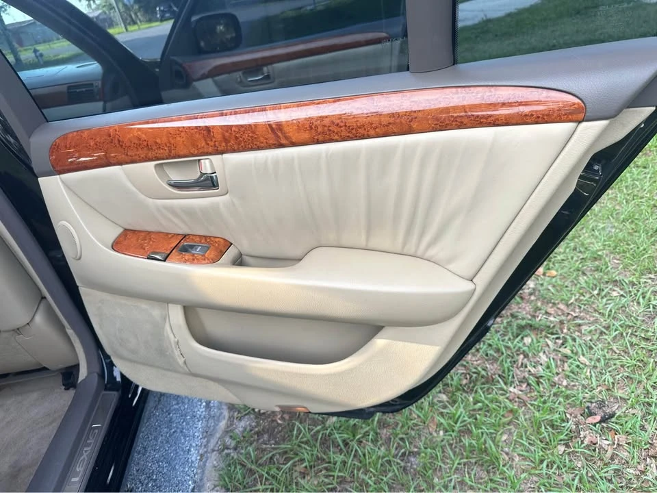 2006 Lexus LS 3rd Gen - Image 12 of 19