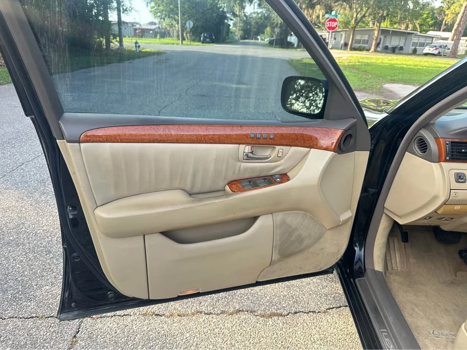 2006 Lexus LS 3rd Gen - Image 9 of 19