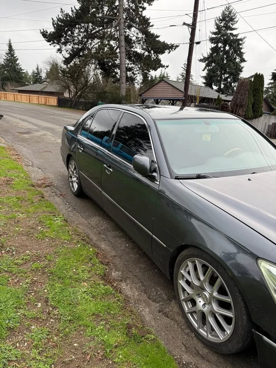 2006 Lexus LS 3rd Gen - Image 3 of 4