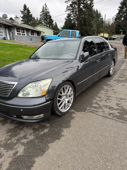 2006 Lexus LS 3rd Gen - Image 2 of 4