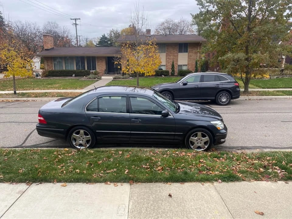 2006 Lexus LS 3rd Gen - Image 3 of 12