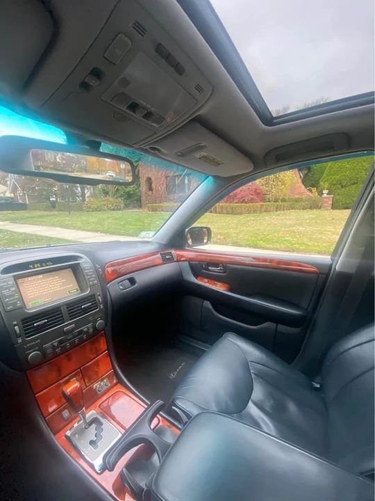 2006 Lexus LS 3rd Gen - Image 7 of 12