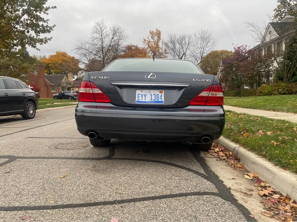 2006 Lexus LS 3rd Gen - Image 5 of 12