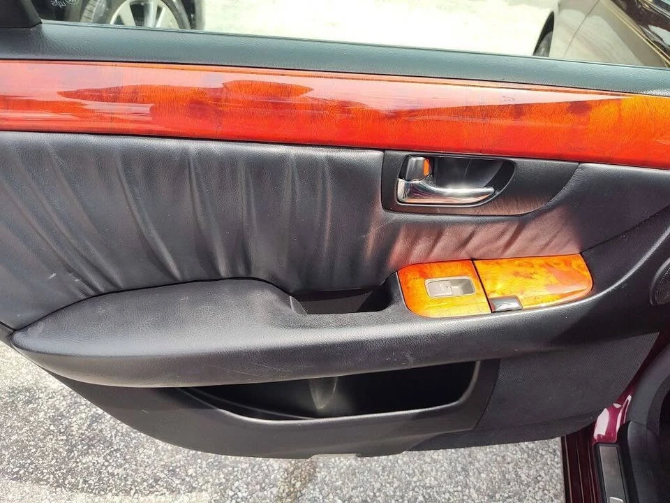2006 Lexus LS 3rd Gen - Image 13 of 18