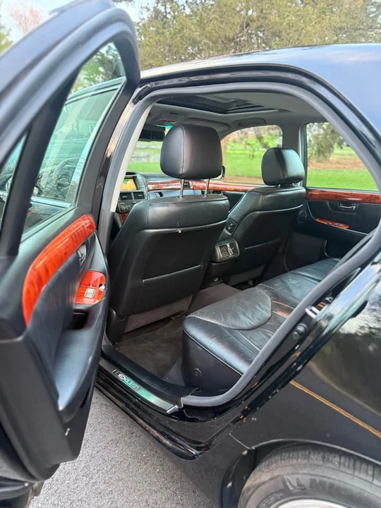 2006 Lexus LS 3rd Gen - Image 12 of 12