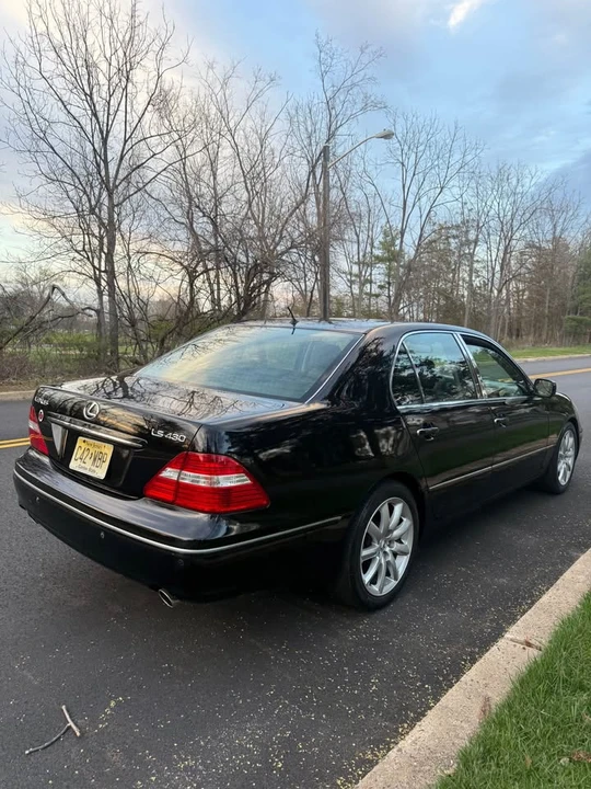 2006 Lexus LS 3rd Gen - Image 6 of 12