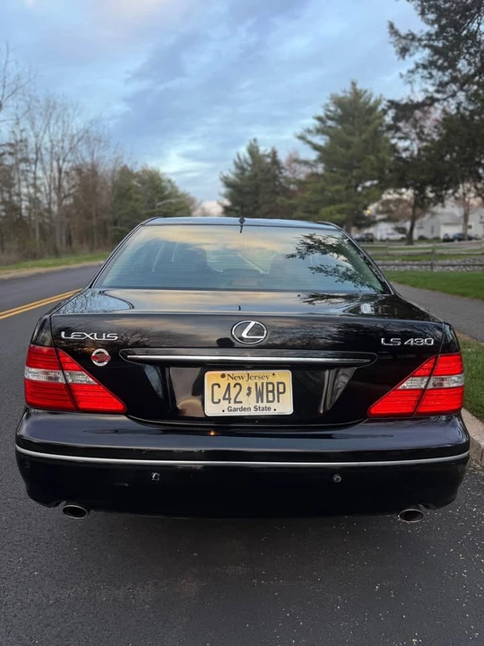 2006 Lexus LS 3rd Gen - Image 4 of 12