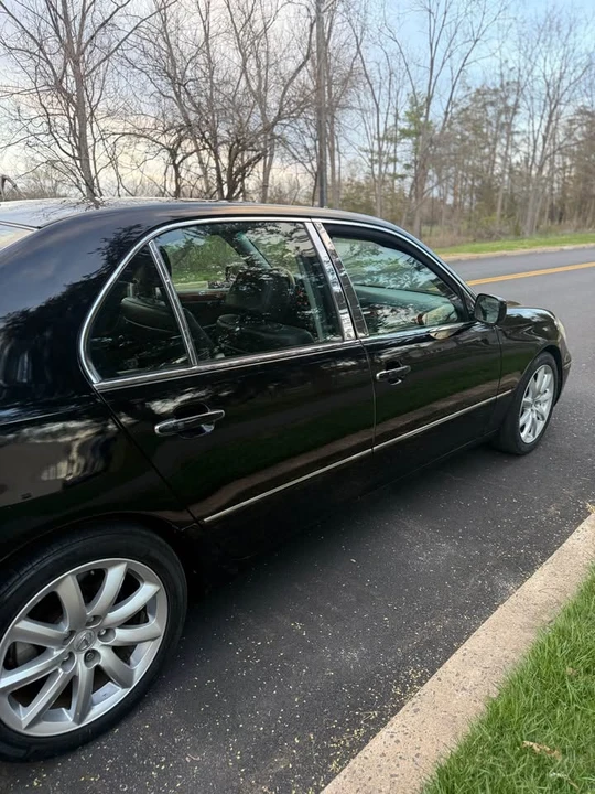 2006 Lexus LS 3rd Gen - Image 7 of 12