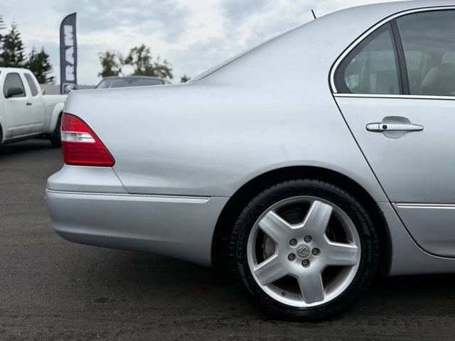 2006 Lexus LS 3rd Gen - Image 9 of 20