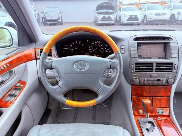 2006 Lexus LS 3rd Gen - Image 16 of 20