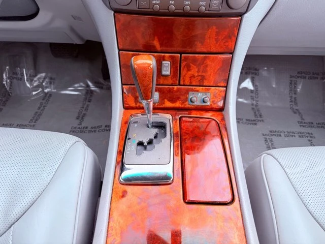 2006 Lexus LS 3rd Gen - Image 18 of 20
