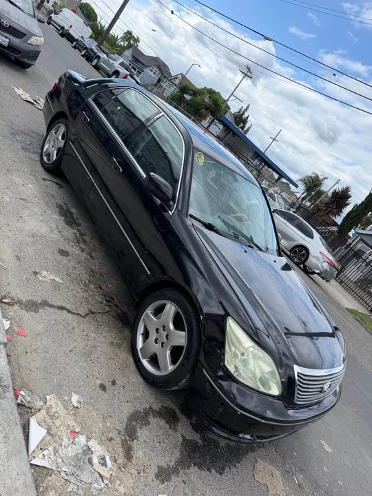 2006 Lexus LS 3rd Gen - Image 2 of 8
