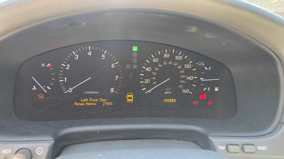 2006 Lexus LS 3rd Gen - Image 7 of 10