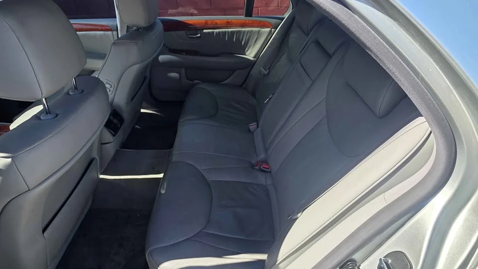 2006 Lexus LS 3rd Gen - Image 6 of 10