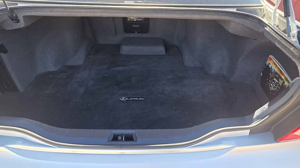 2006 Lexus LS 3rd Gen - Image 9 of 10