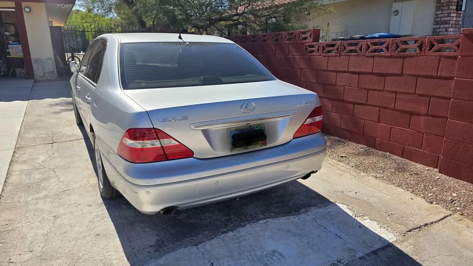 2006 Lexus LS 3rd Gen - Image 10 of 10