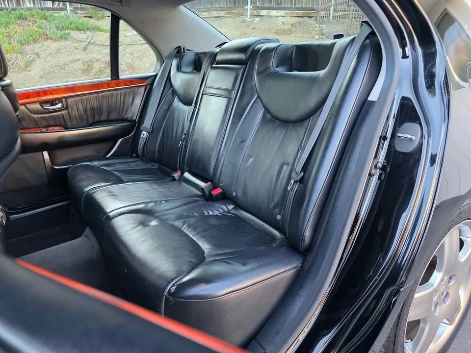 2006 Lexus LS 3rd Gen - Image 10 of 20