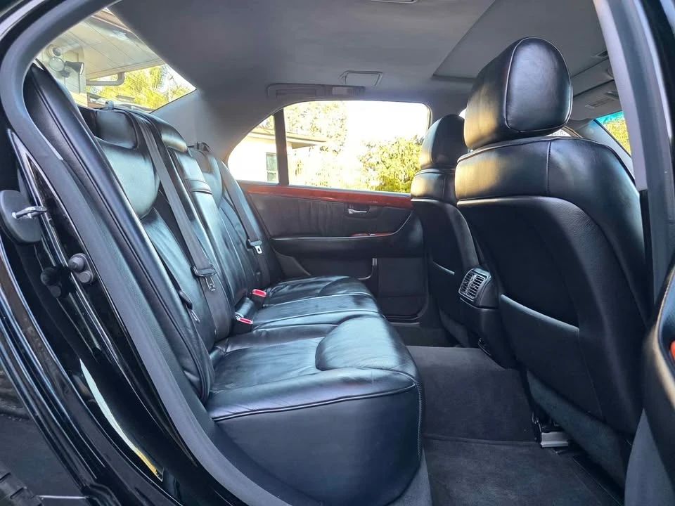 2006 Lexus LS 3rd Gen - Image 11 of 20