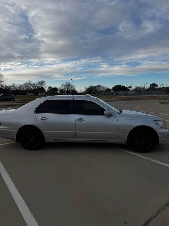 2006 Lexus LS 3rd Gen - Image 5 of 20