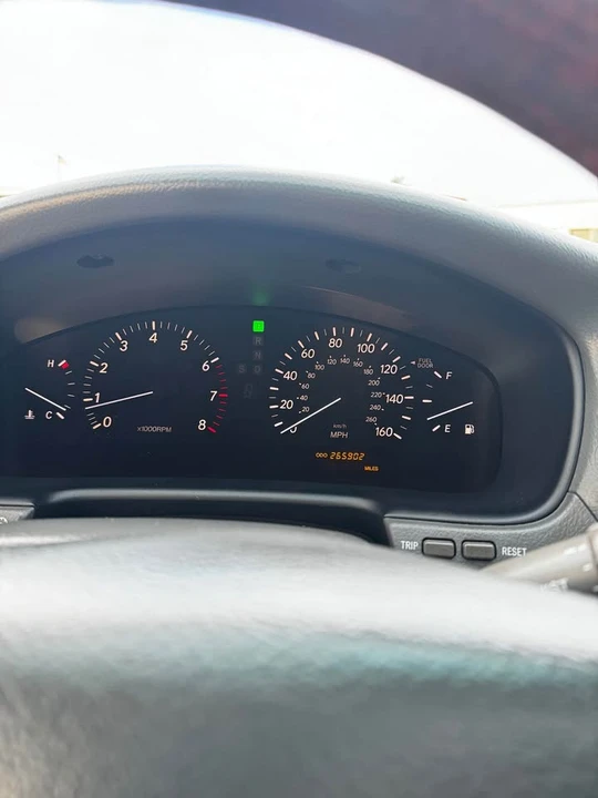 2006 Lexus LS 3rd Gen - Image 14 of 20