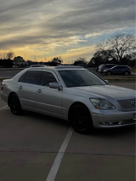 2006 Lexus LS 3rd Gen - Image 3 of 20