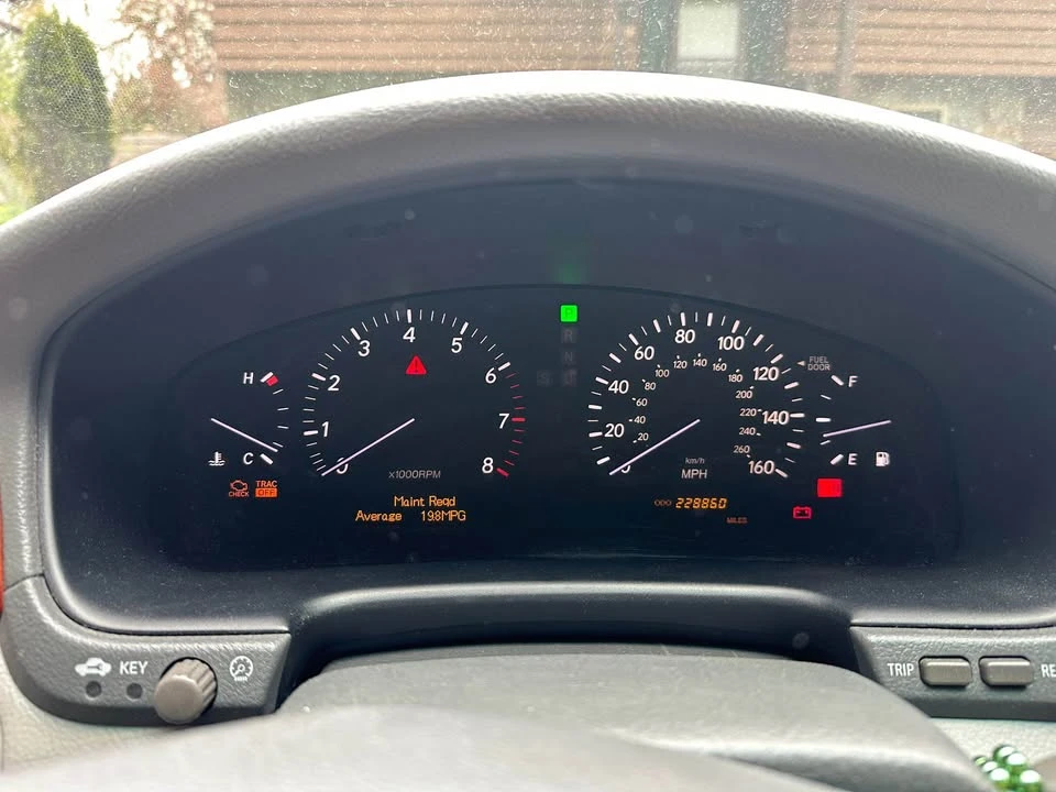 2006 Lexus LS 3rd Gen - Image 6 of 10