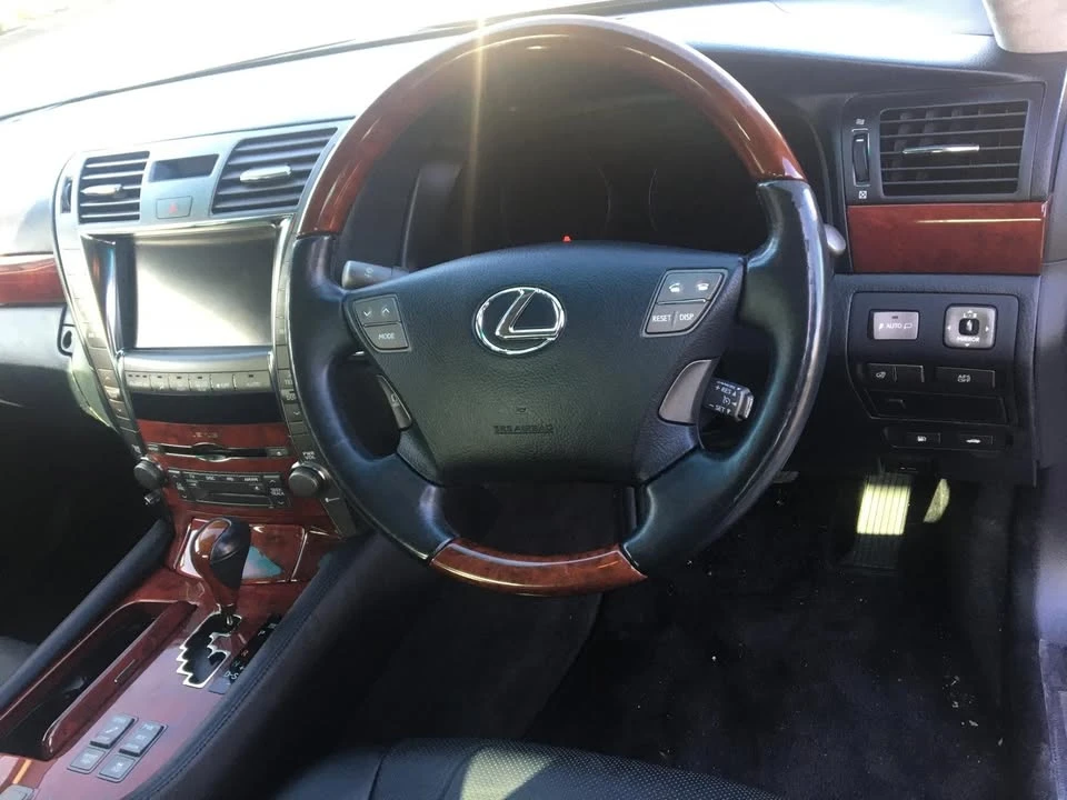 2006 Lexus - Image 9 of 20