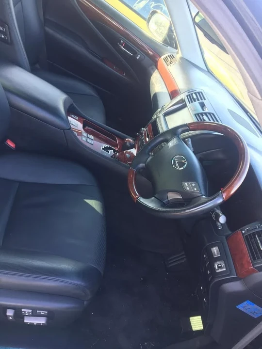 2006 Lexus LS 4th Gen - Image 7 of 20