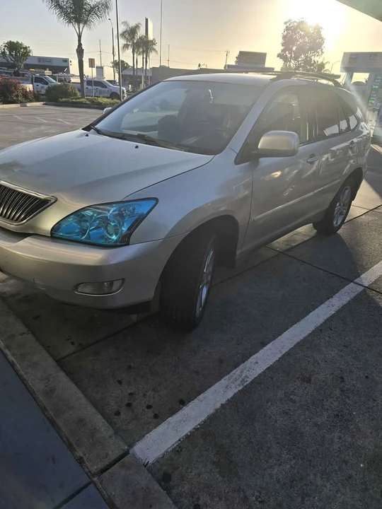 2006 Lexus LX 2nd Gen - Image 2 of 3