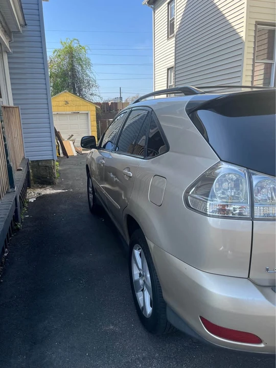 2006 Lexus LX 2nd Gen - Image 6 of 9