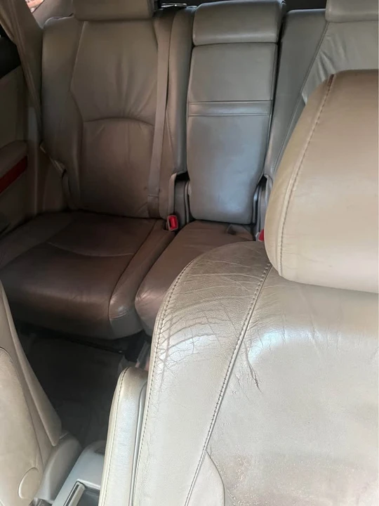 2006 Lexus LX 2nd Gen - Image 9 of 9