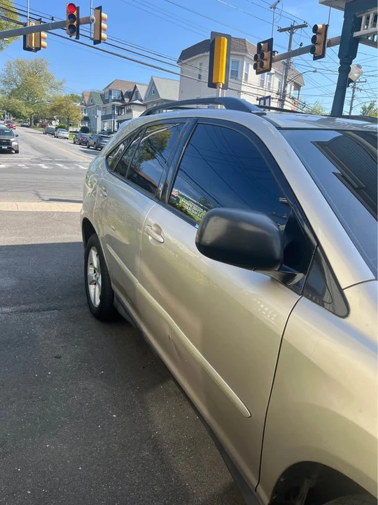 2006 Lexus LX 2nd Gen - Image 2 of 9