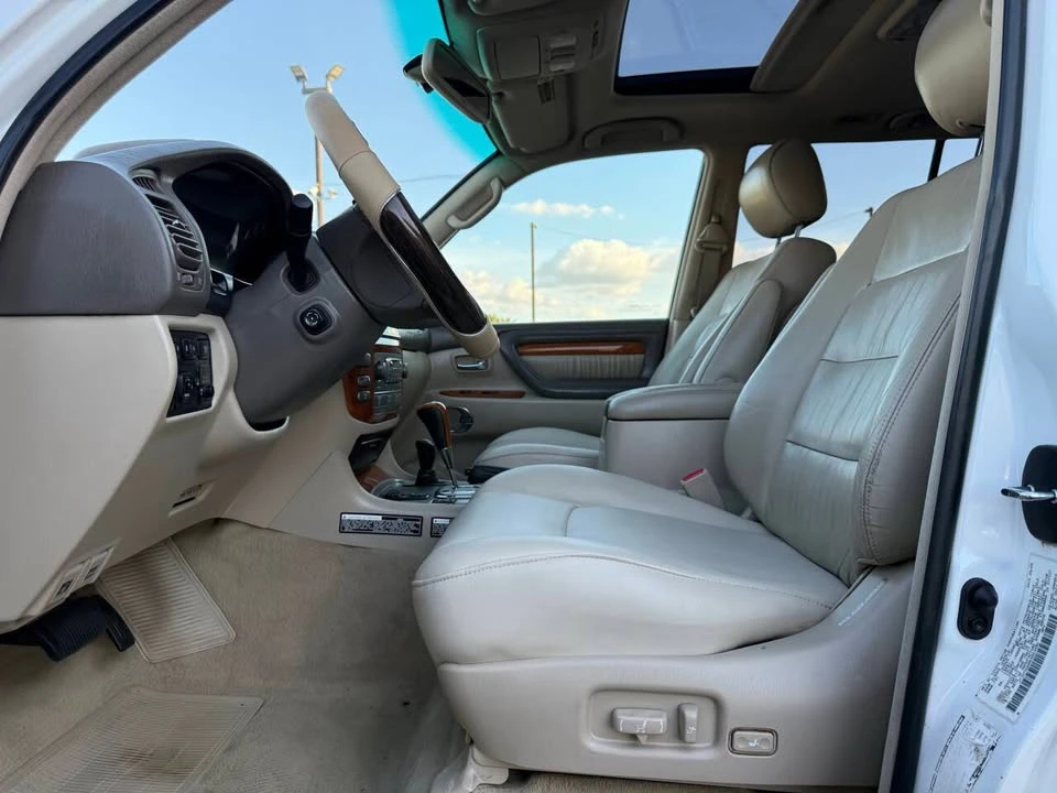 2006 Lexus LX 2nd Gen - Image 10 of 19