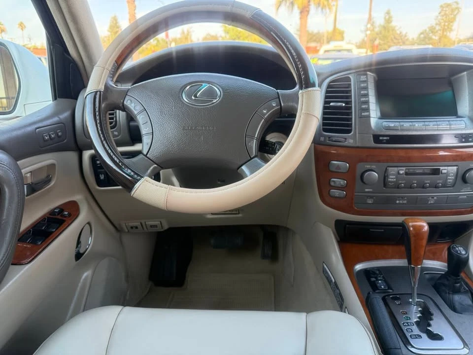 2006 Lexus LX 2nd Gen - Image 15 of 19