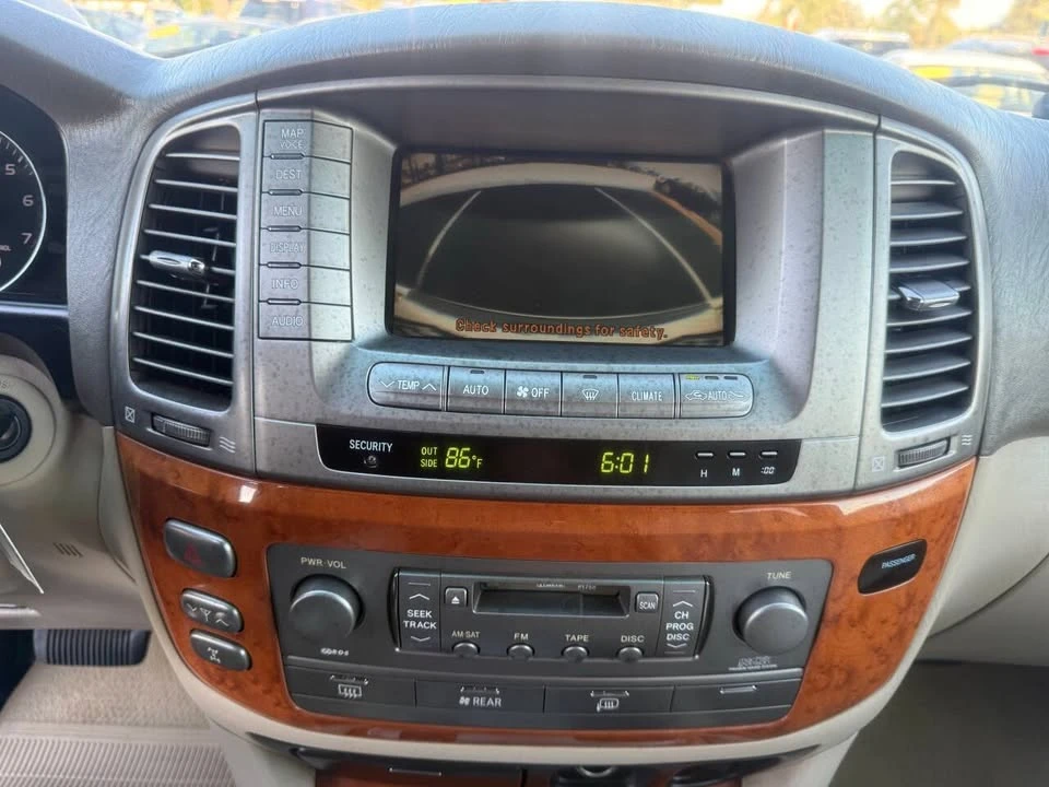 2006 Lexus LX 2nd Gen - Image 19 of 19