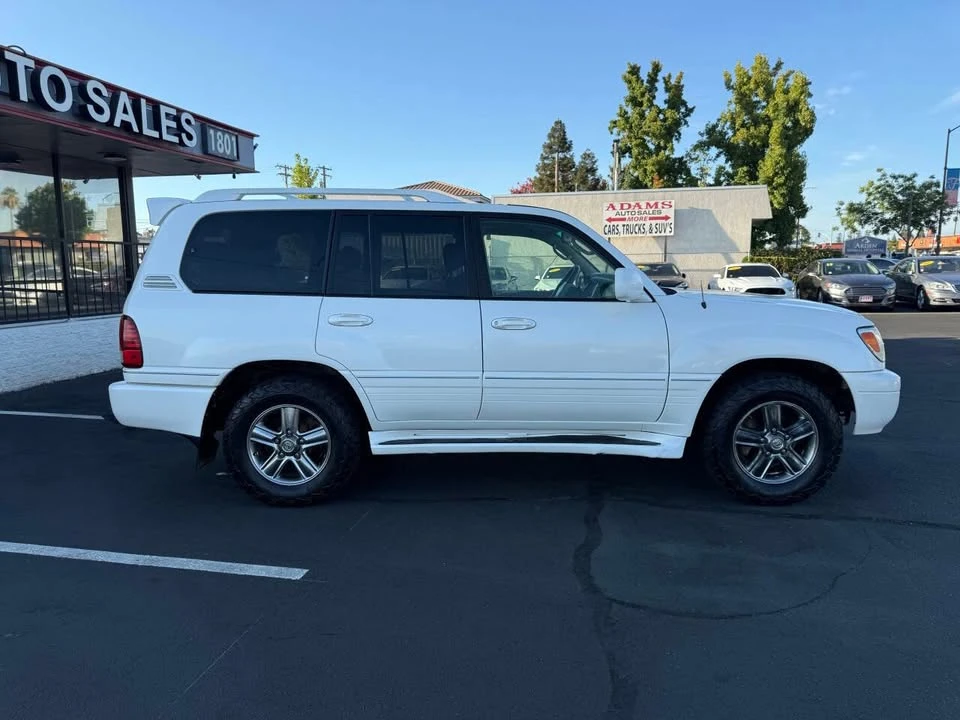 2006 Lexus LX 2nd Gen - Image 2 of 19