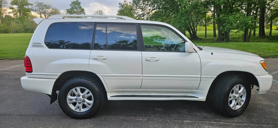 2006 Lexus LX 2nd Gen - Image 2 of 17
